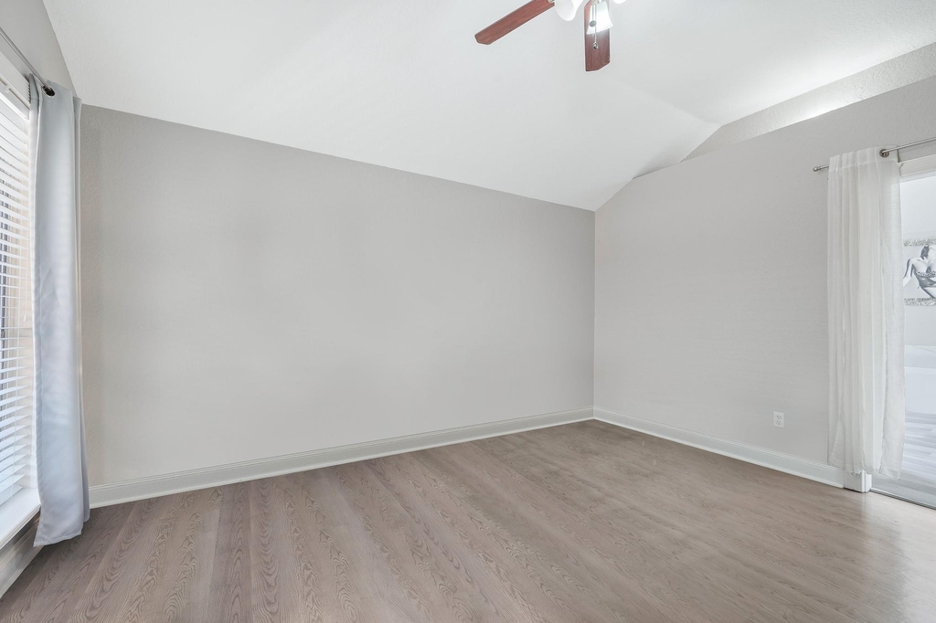 19419 Lake Hollow Lane - Photo 13