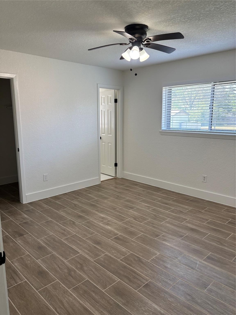 608 Circle Way - Photo 7