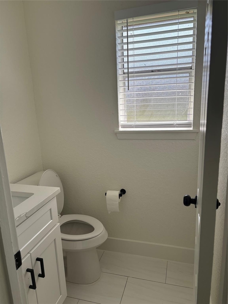 608 Circle Way - Photo 8