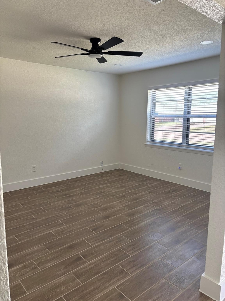 608 Circle Way - Photo 3