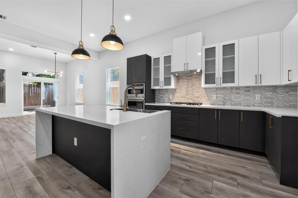 2911 Wichita Street - Photo 2