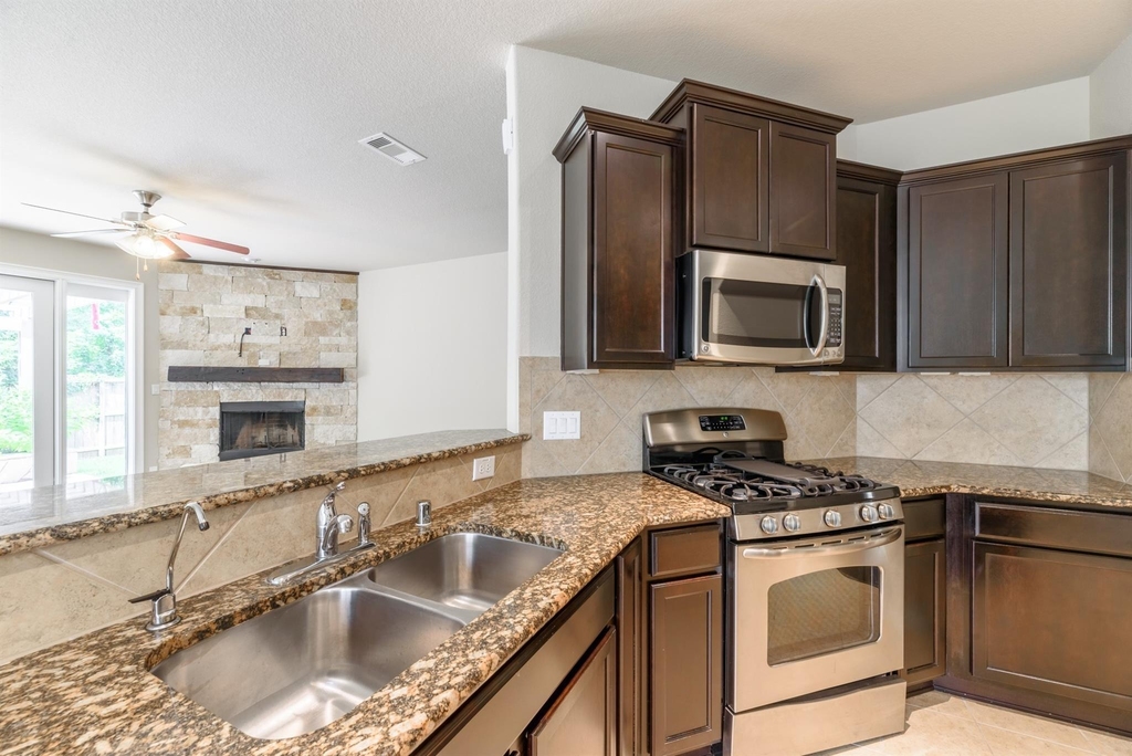 202 Black Swan Place - Photo 7