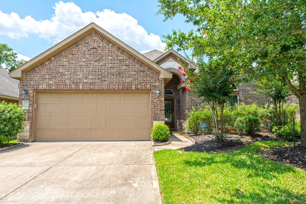 202 Black Swan Place - Photo 0