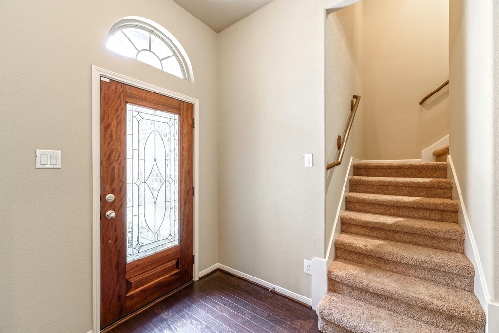 202 Black Swan Place - Photo 1