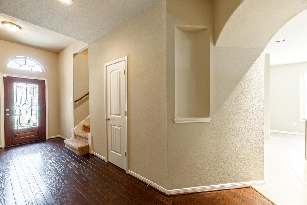 202 Black Swan Place - Photo 3