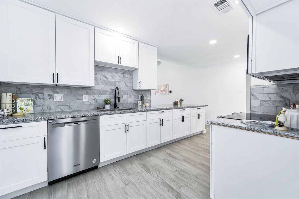 14310 Southline Road - Photo 8