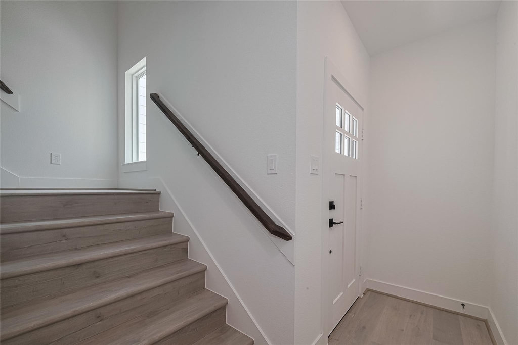 1350 W 24th Street - Photo 4
