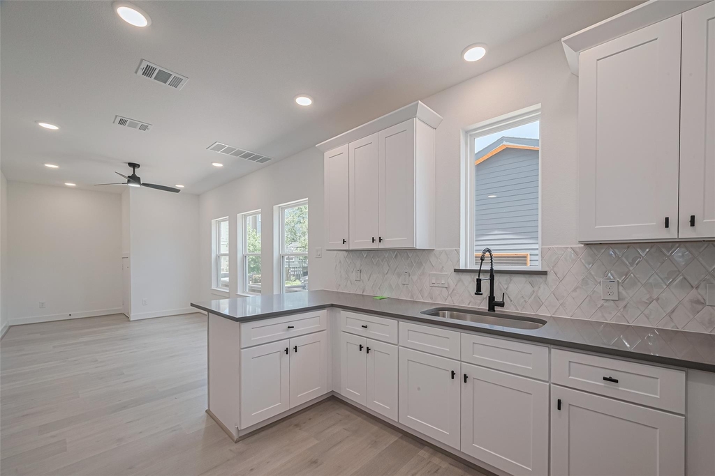 1350 W 24th Street - Photo 12