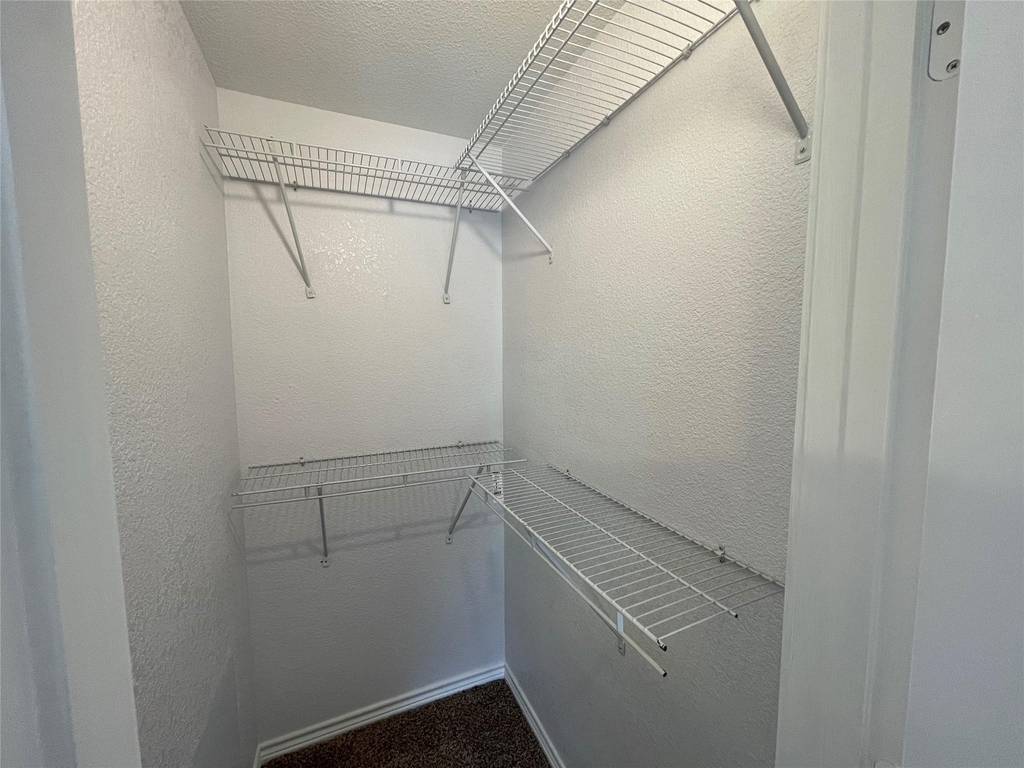 523 Southwest Parkway - Photo 18