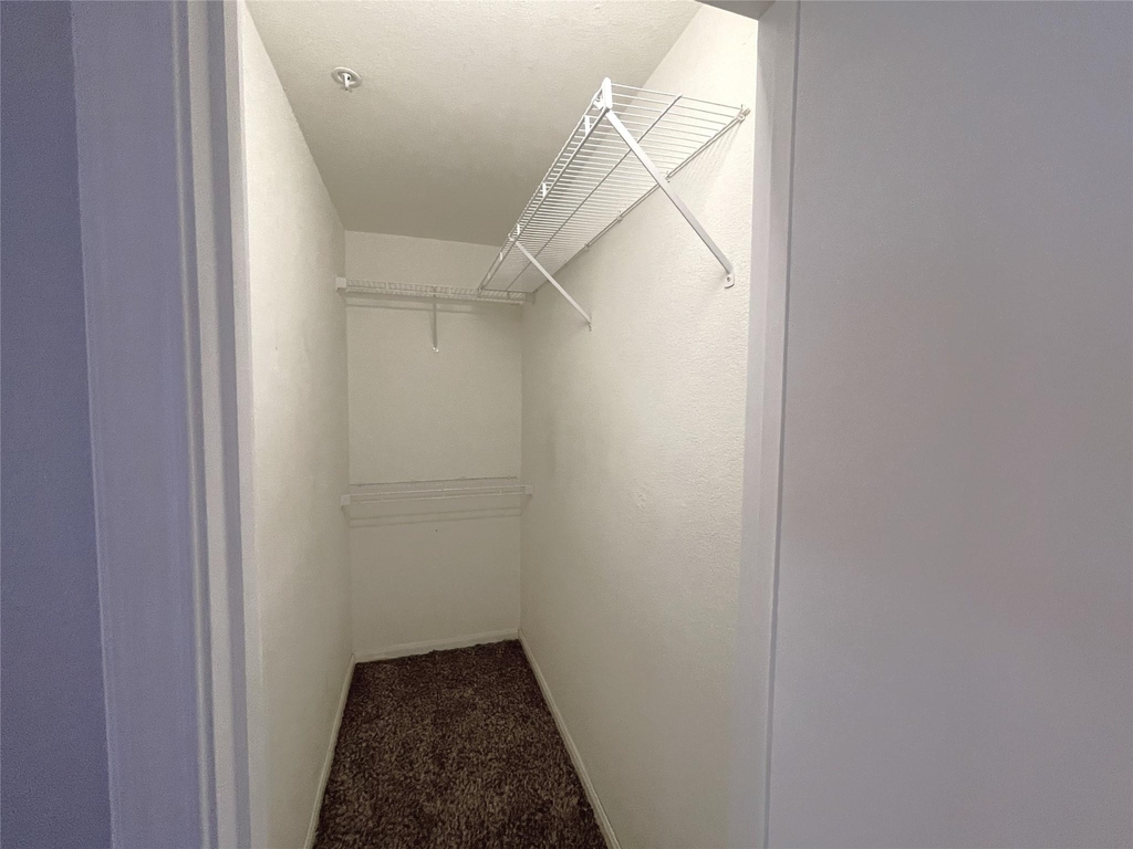 523 Southwest Parkway - Photo 12