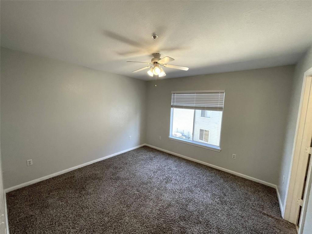 523 Southwest Parkway - Photo 23