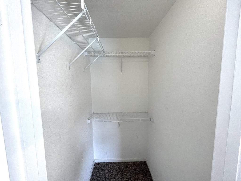 523 Southwest Parkway - Photo 21