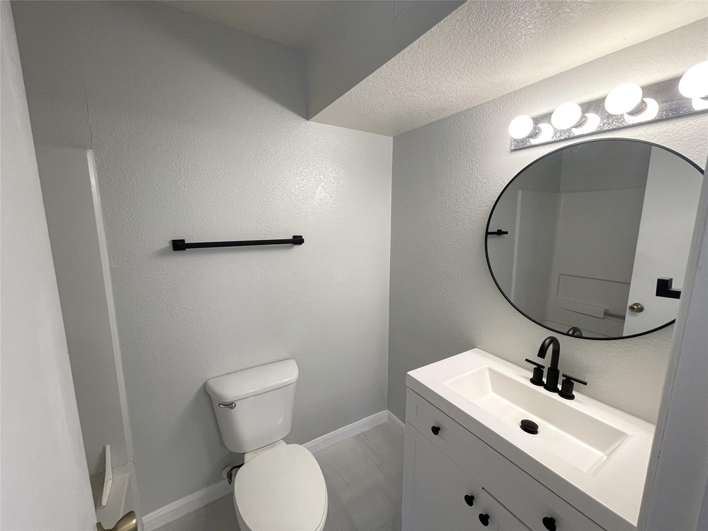 523 Southwest Parkway - Photo 25
