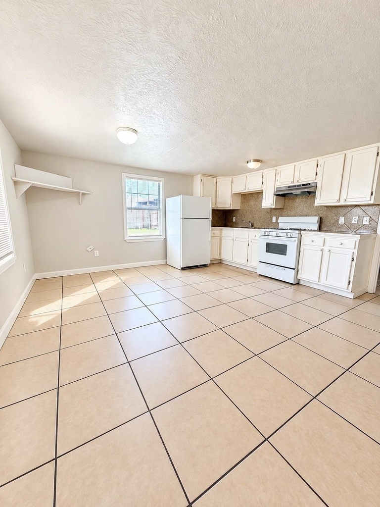 8121 Masterson Street - Photo 2