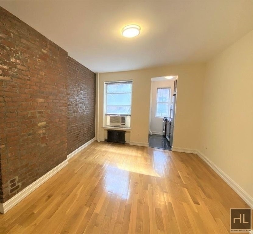 East 81 Street - Photo 2