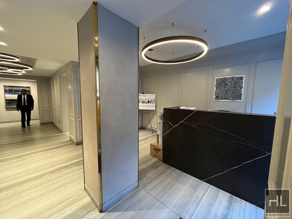 East 51st Street - Photo 6