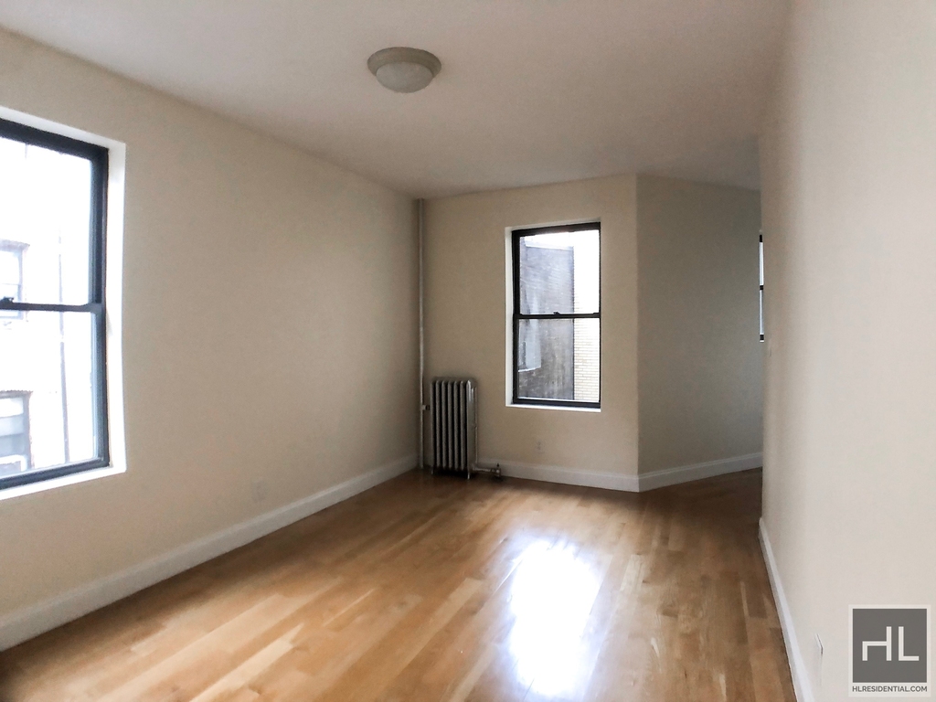 West 11th Street - Photo 0