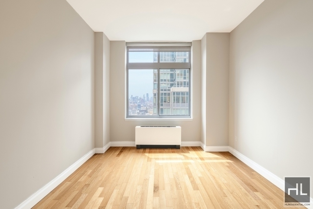 6th Avenue - Photo 4