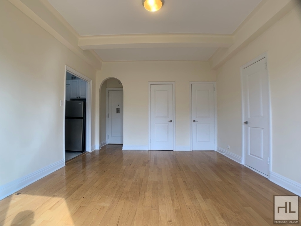 Second Avenue - Photo 1