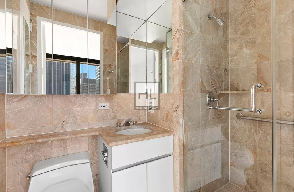 East 57th Street - Photo 4