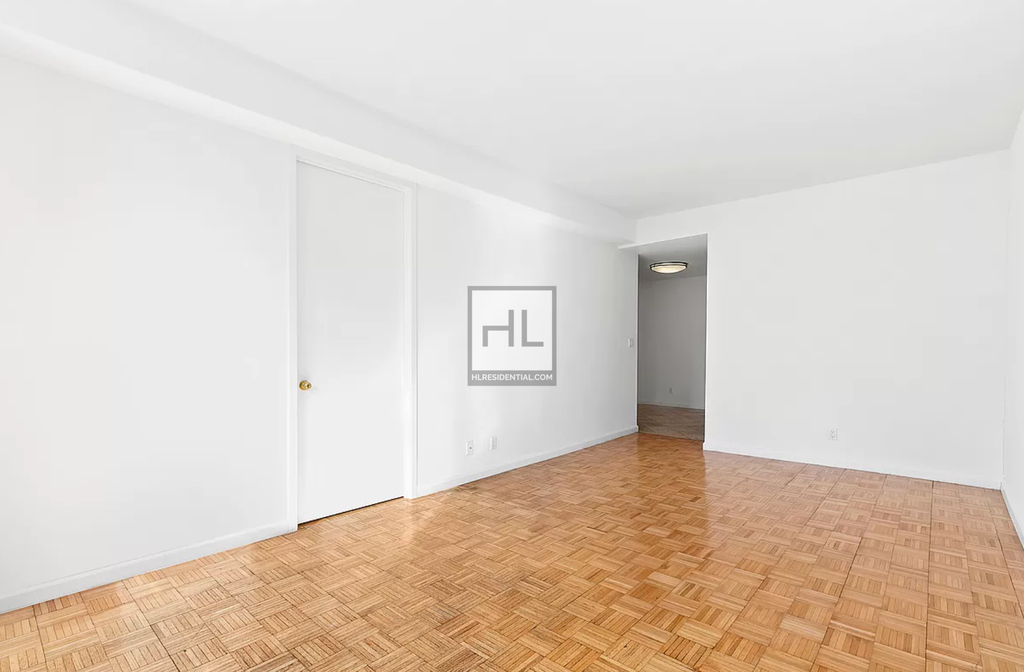 East 57th Street - Photo 2