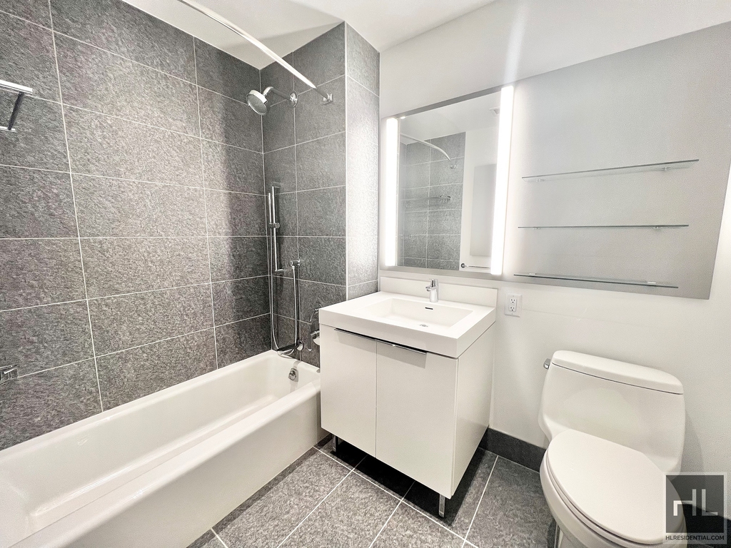 W 38th Street - Photo 3