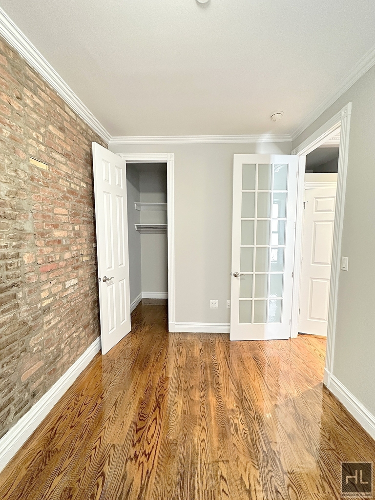 East 13th Street - Photo 10