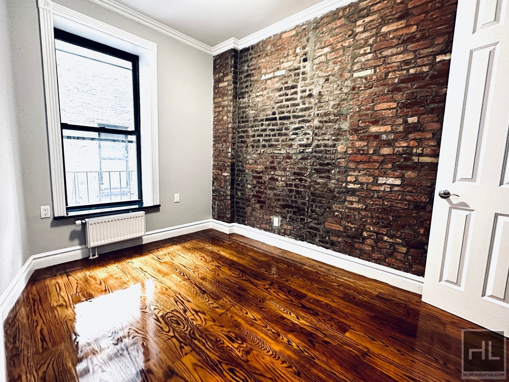 East 13th Street - Photo 6