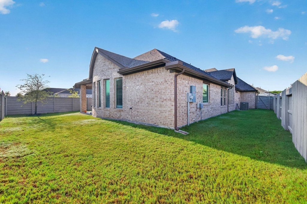2419 Honeyberry Shrub Drive - Photo 22
