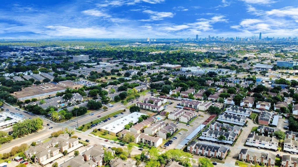 10075 Westpark Drive - Photo 16