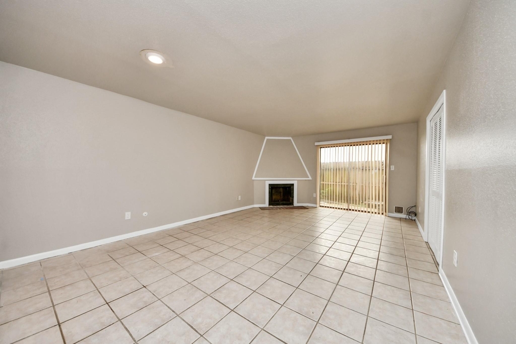 10075 Westpark Drive - Photo 4