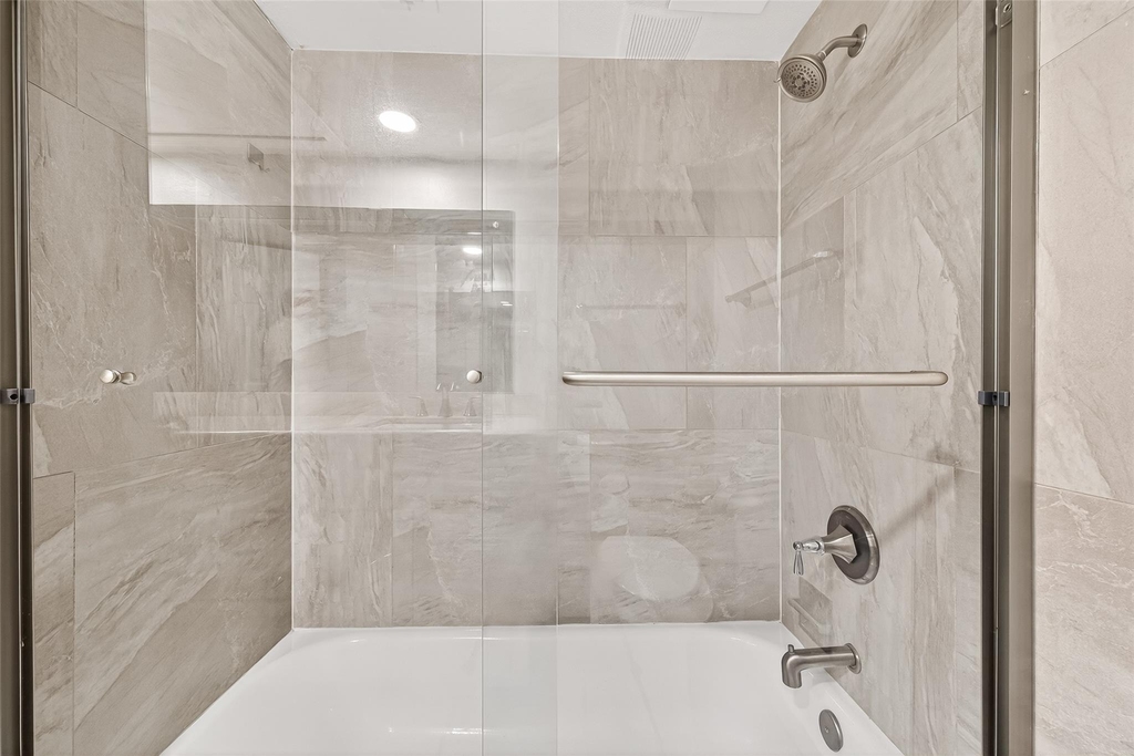359 N Post Oak Lane - Photo 22