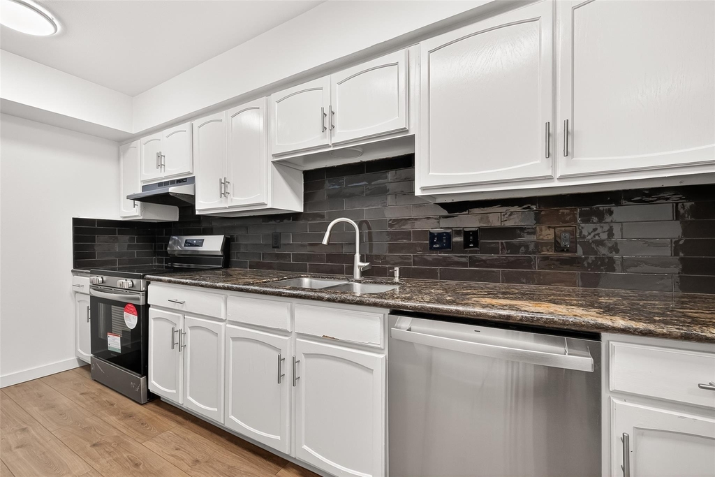 359 N Post Oak Lane - Photo 14