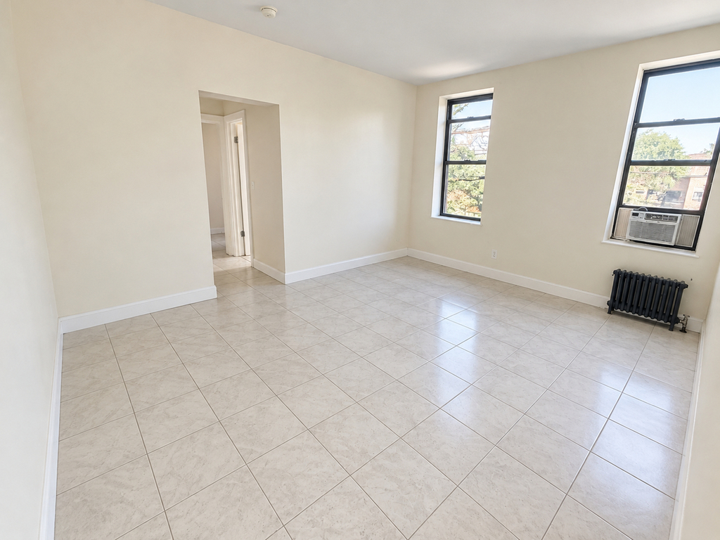 553 Hinsdale Street - Photo 2