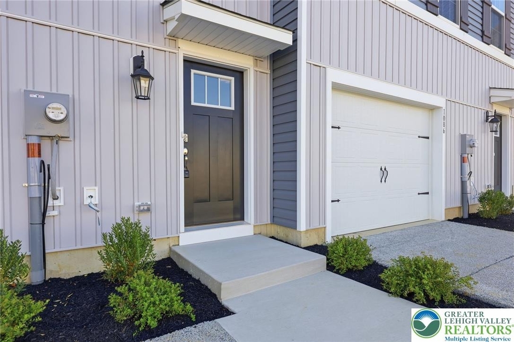 1084 Meadowlark Drive - Photo 1