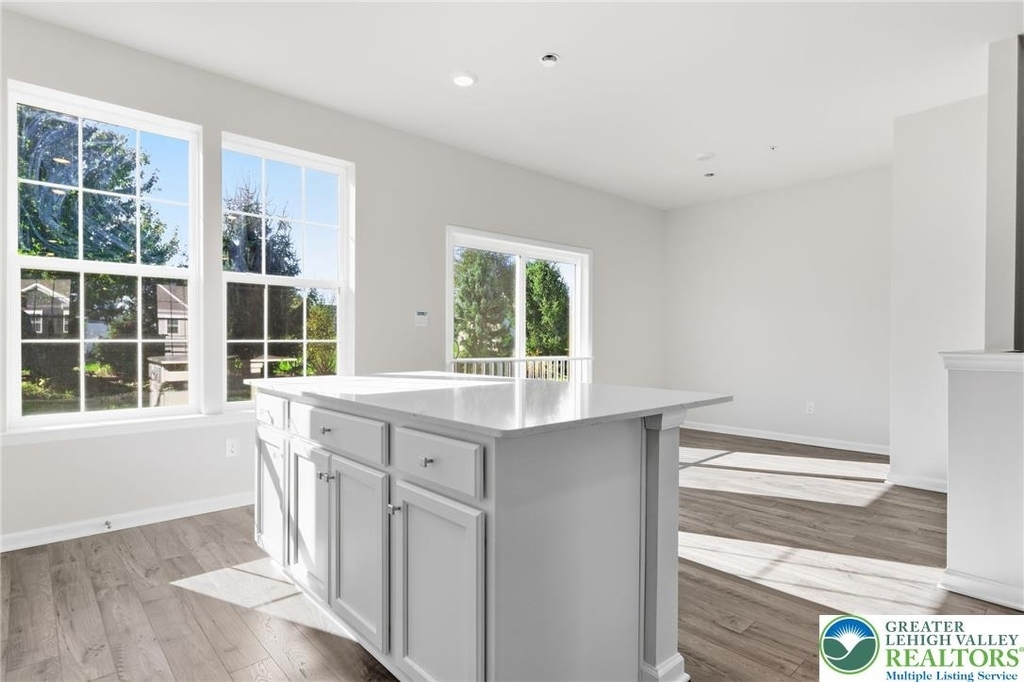 1084 Meadowlark Drive - Photo 11