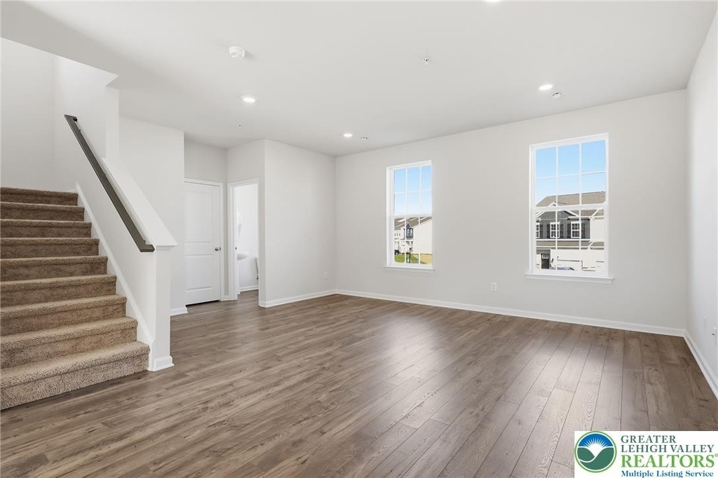 1086 Meadowlark Drive - Photo 4