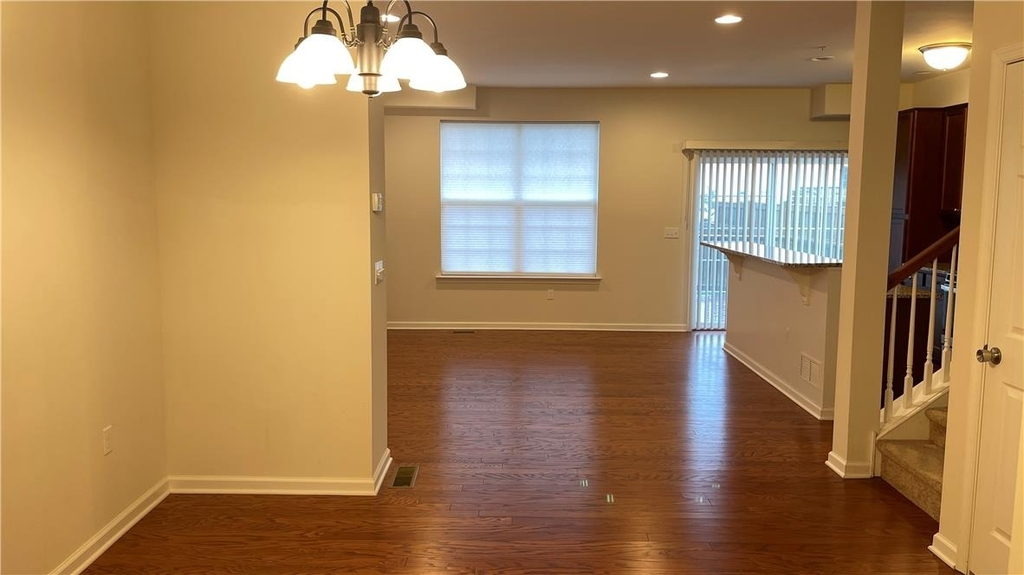 1373 Caspian Street - Photo 3