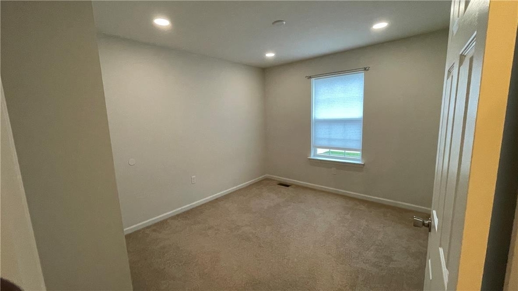1373 Caspian Street - Photo 8