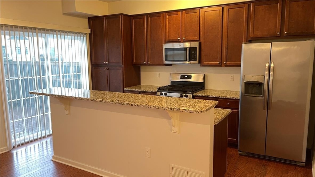 1373 Caspian Street - Photo 5