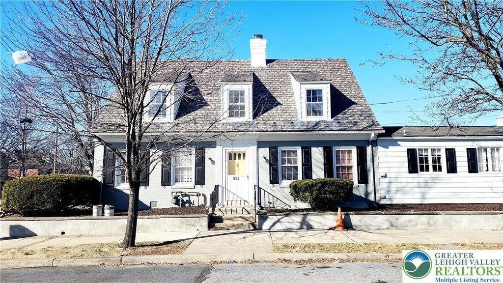 928 Linden Street - Photo 0