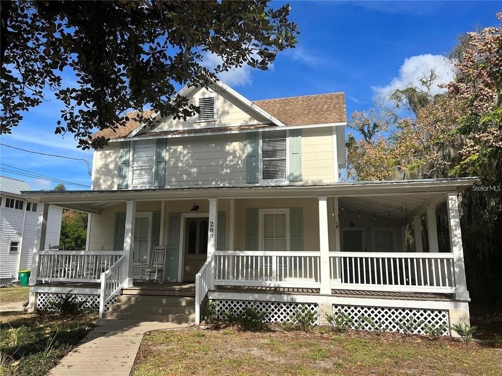 209 W Wisconsin Avenue - Photo 1