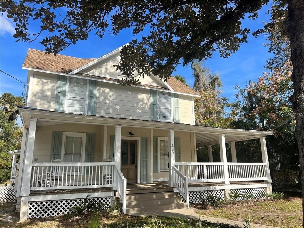 209 W Wisconsin Avenue - Photo 0