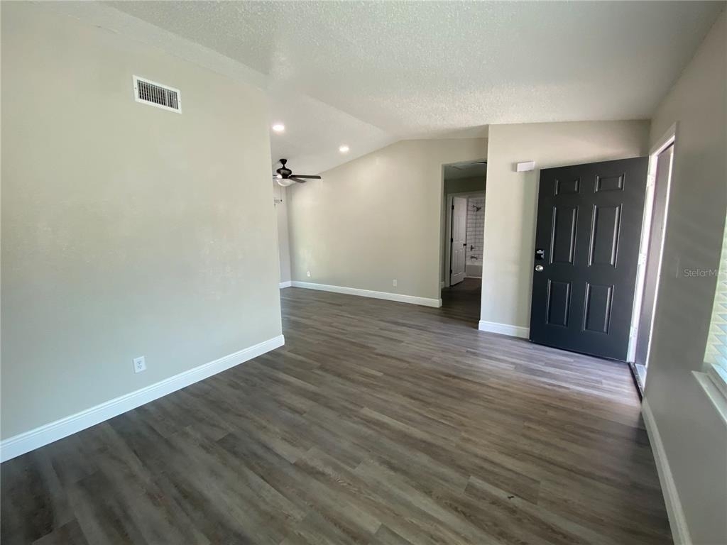 210 Saint Petersburg Drive E - Photo 4