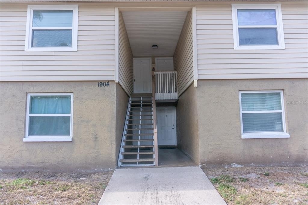 1909 Golden Glade Court - Photo 0