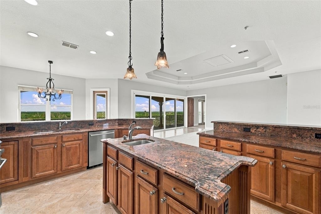 5644 Emerald Pointe Circle - Photo 16
