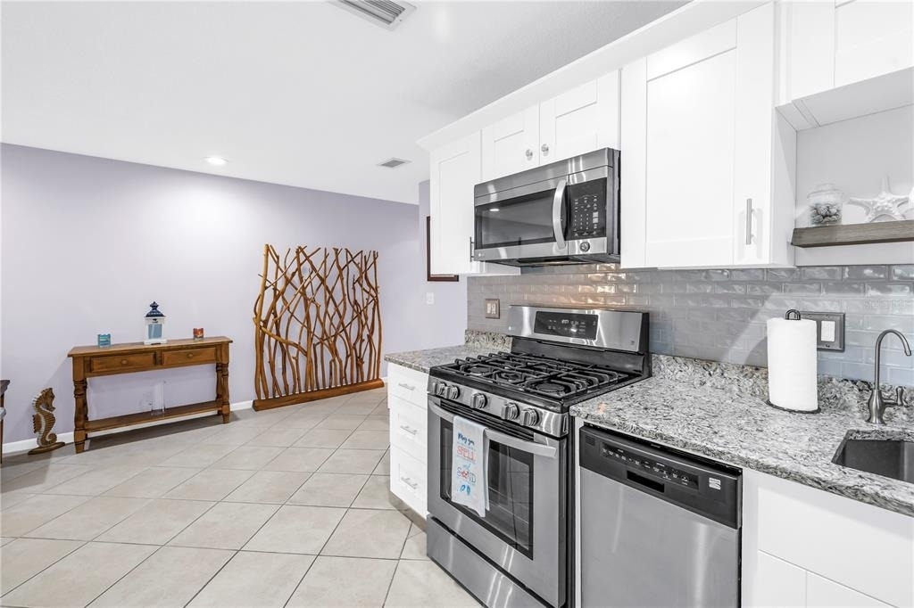 5725 80th St N - Photo 4