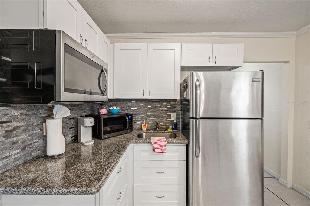 6010 N Dexter Avenue - Photo 9