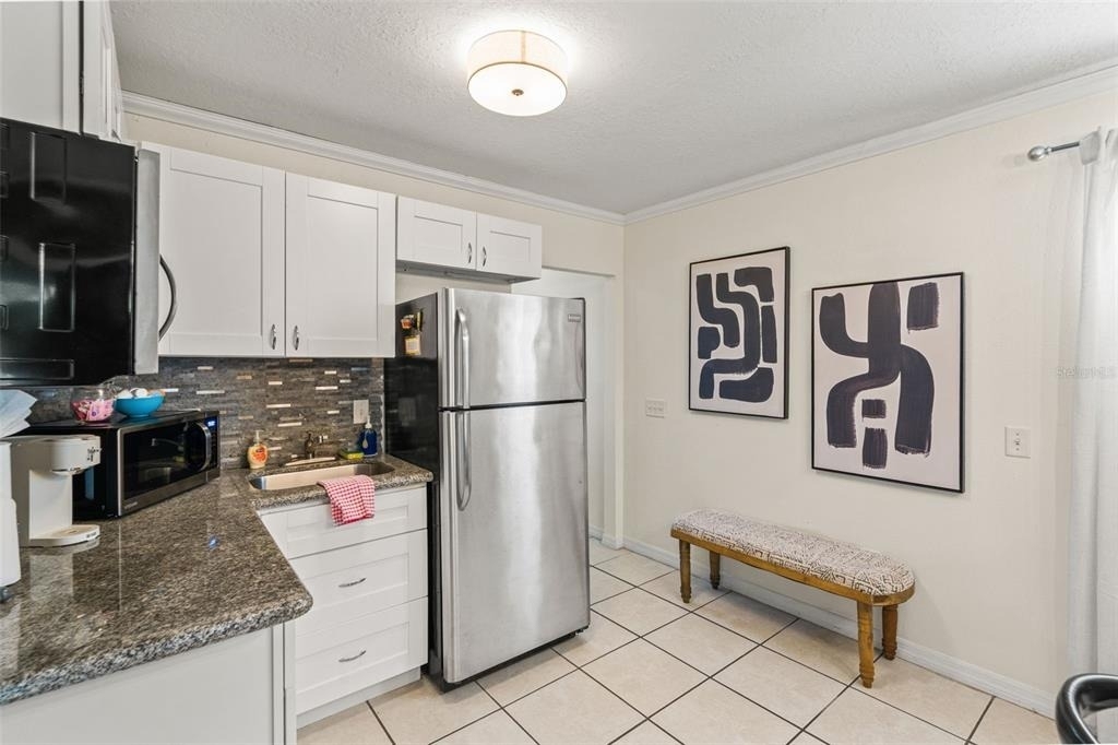 6010 N Dexter Avenue - Photo 5