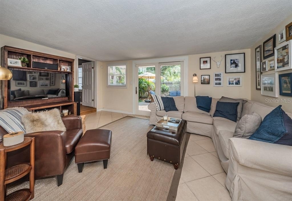 1037 18th Avenue N - Photo 8